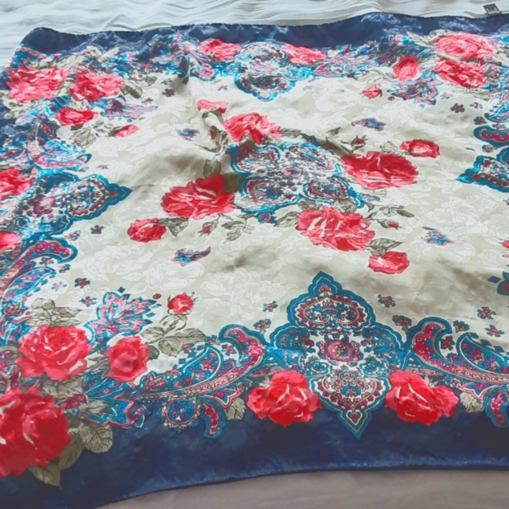 Square scarf